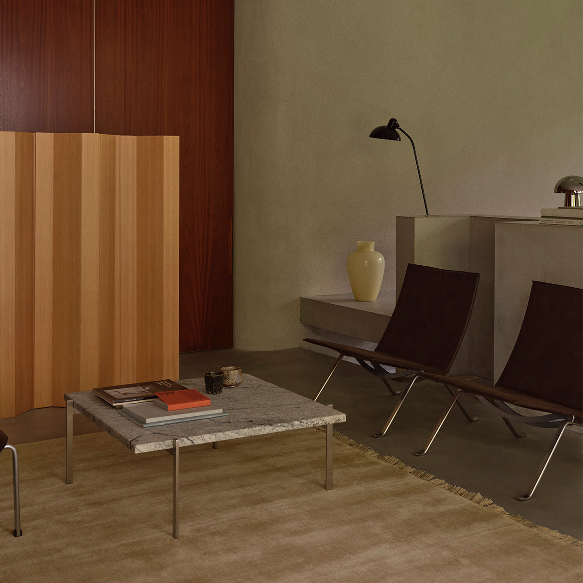 pk22 haze dark brown + p61 granite grey white.jpg__PID:382f0b1a-5f08-4a4f-a790-3c2068a5d30d