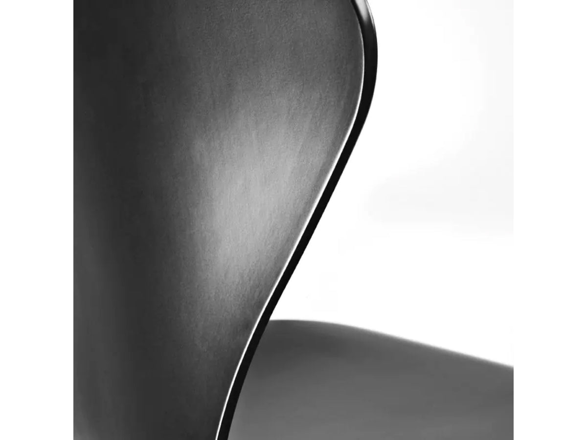 Fritz Hansen Series 7 Dining Chair - Lacquered