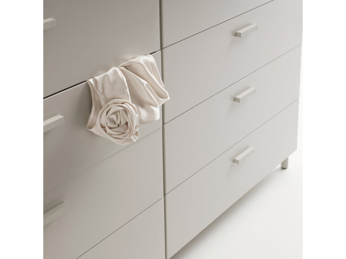 String Relief Chest of drawers wide, leg base