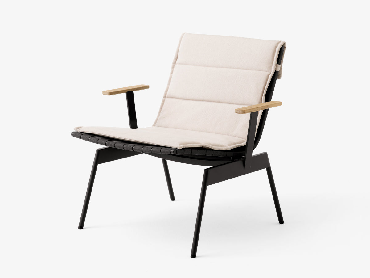 &Tradition Ville AV45 Outdoor Lounge Chair with Arms
