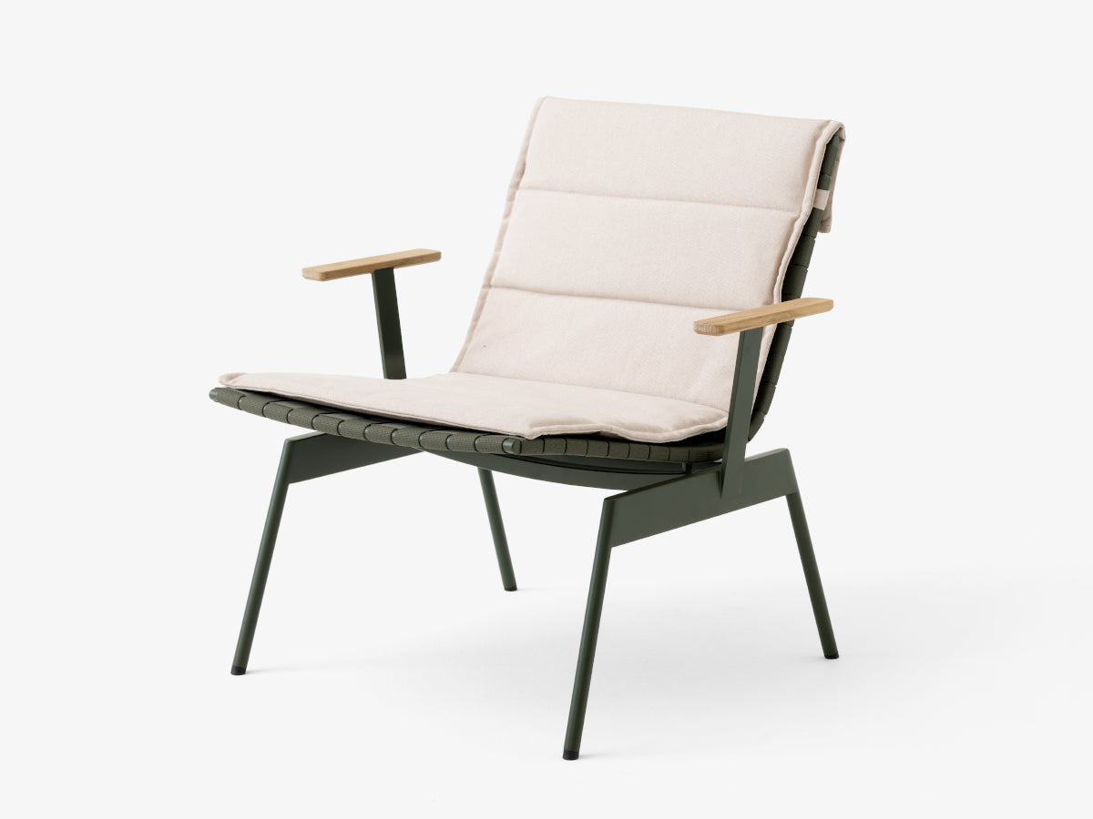 &Tradition Ville AV45 Outdoor Lounge Chair with Arms