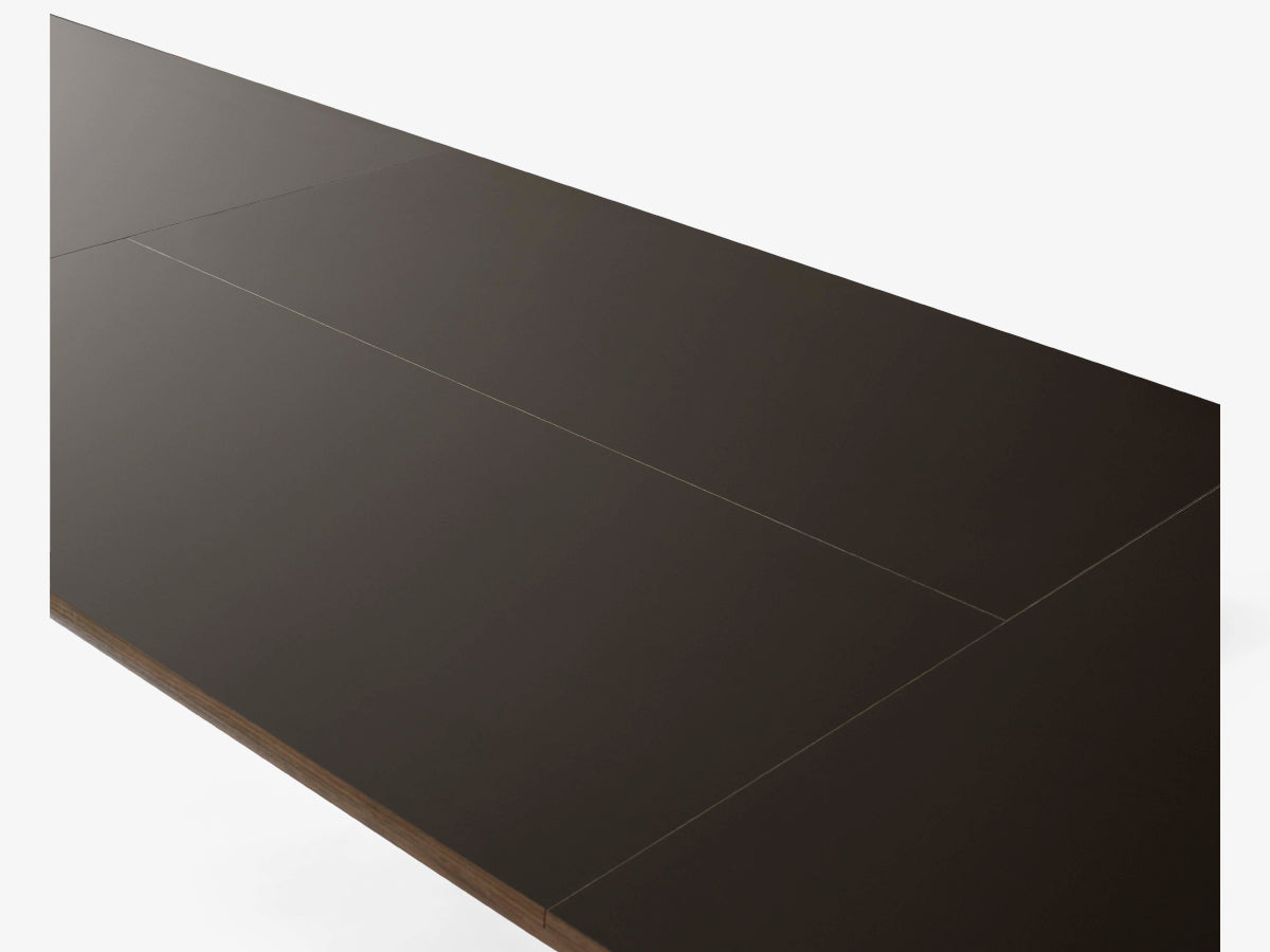 &Tradition Patch HW2 Dining Table