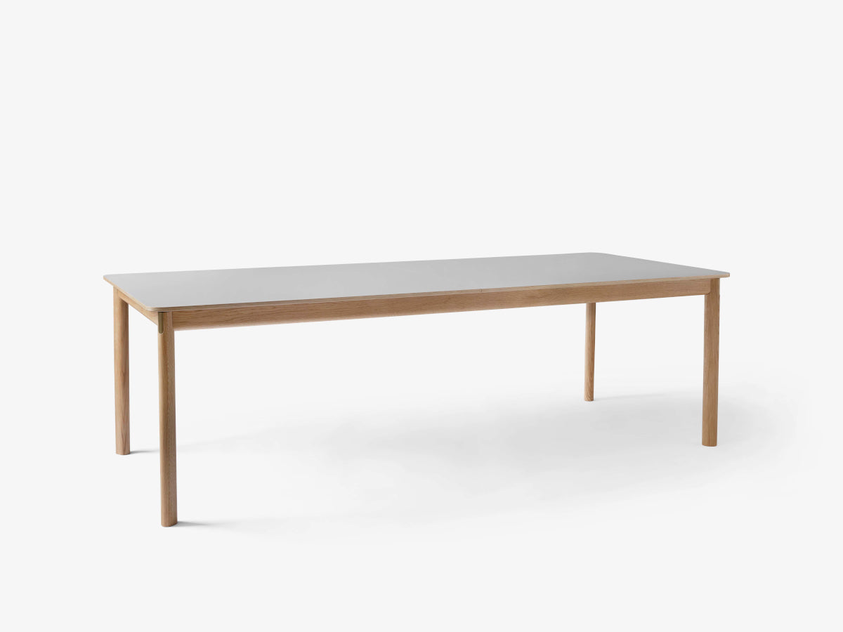 &Tradition Patch HW2 Dining Table