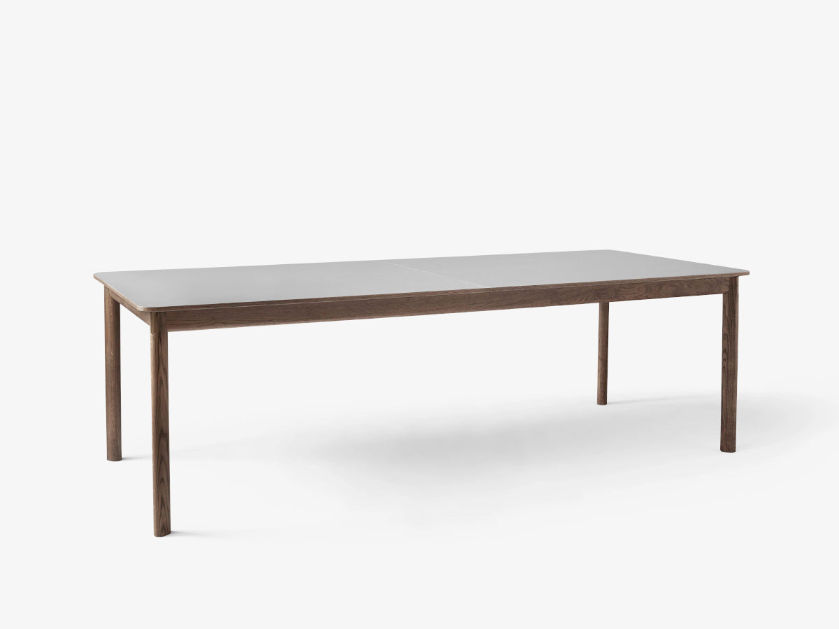 &Tradition Patch HW2 Dining Table