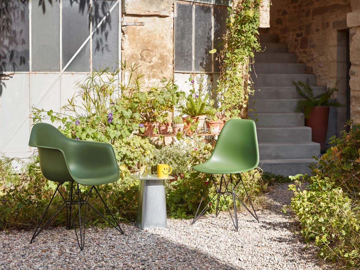 Vitra DAR Eames Plastic Arm Chair