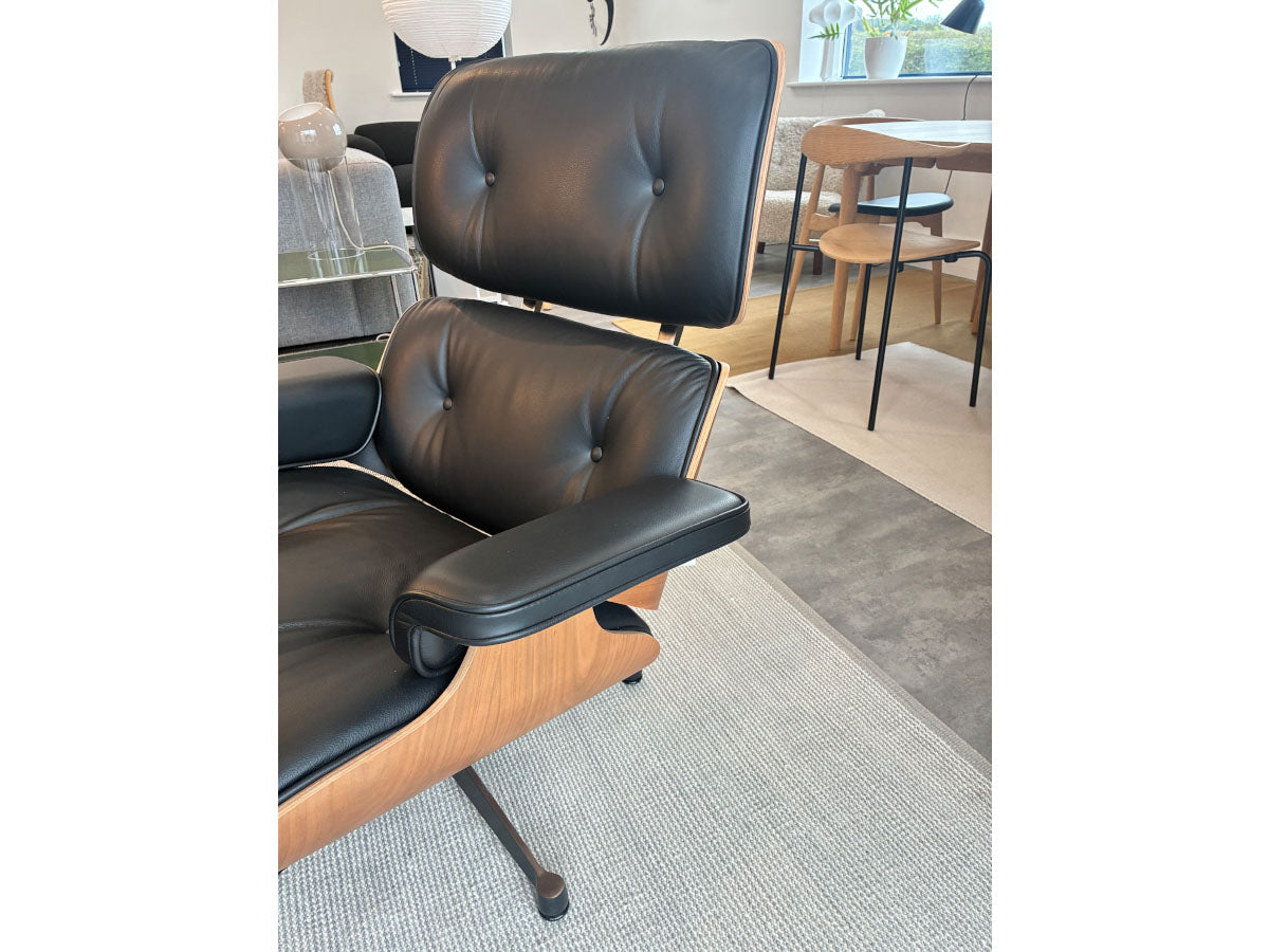 Vitra Eames Lounge Chair and Ottoman - Cherry Shell - Black Premium Leather - Black/Polished Base - EX-Display Sale Item Close Up
