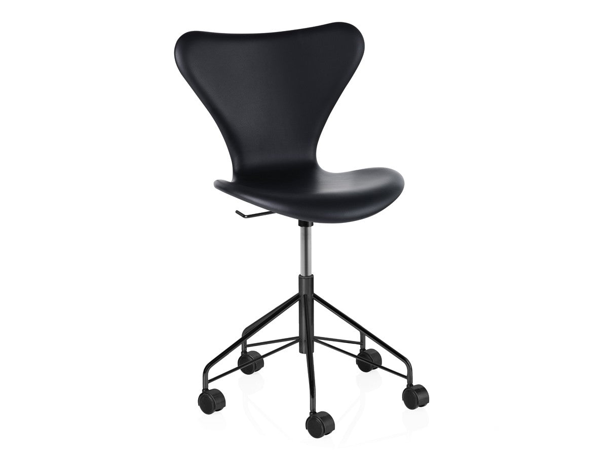 Fritz Hansen Series 7 Office Chair - Leather Fully Upholstered