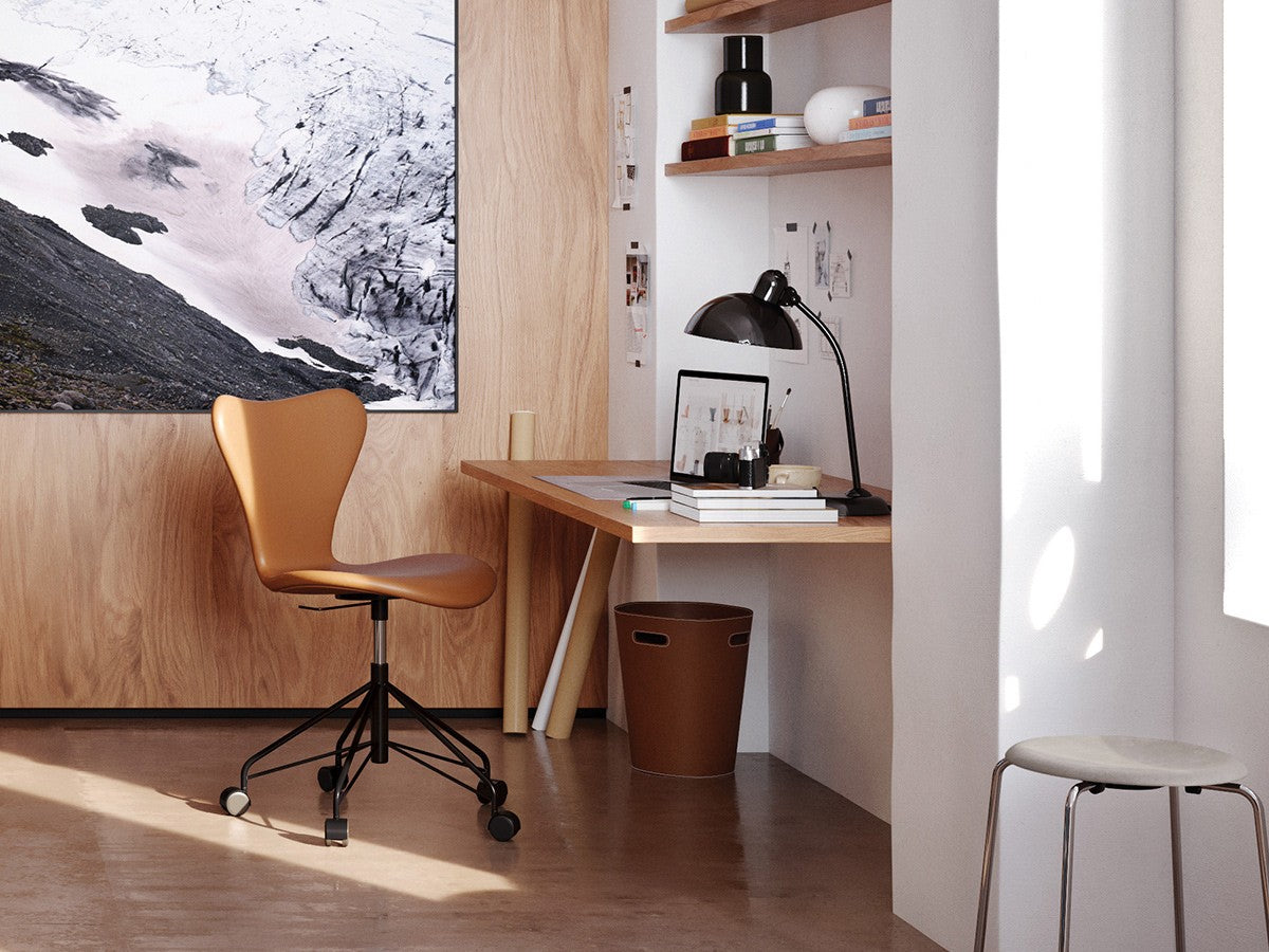 Fritz Hansen Series 7 Office Chair - Leather Fully Upholstered