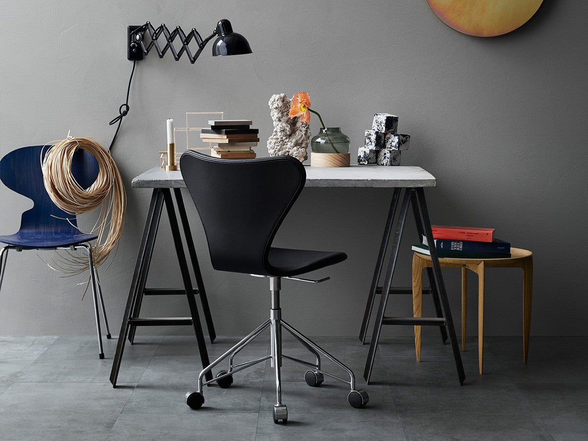 Fritz Hansen Series 7 Office Chair - Leather Fully Upholstered