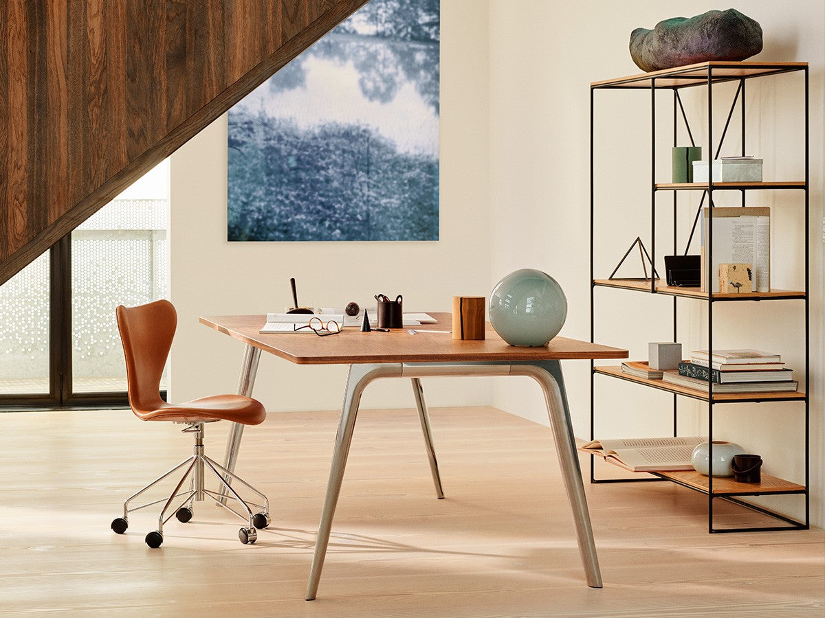 Fritz Hansen Series 7 Office Chair - Leather Fully Upholstered