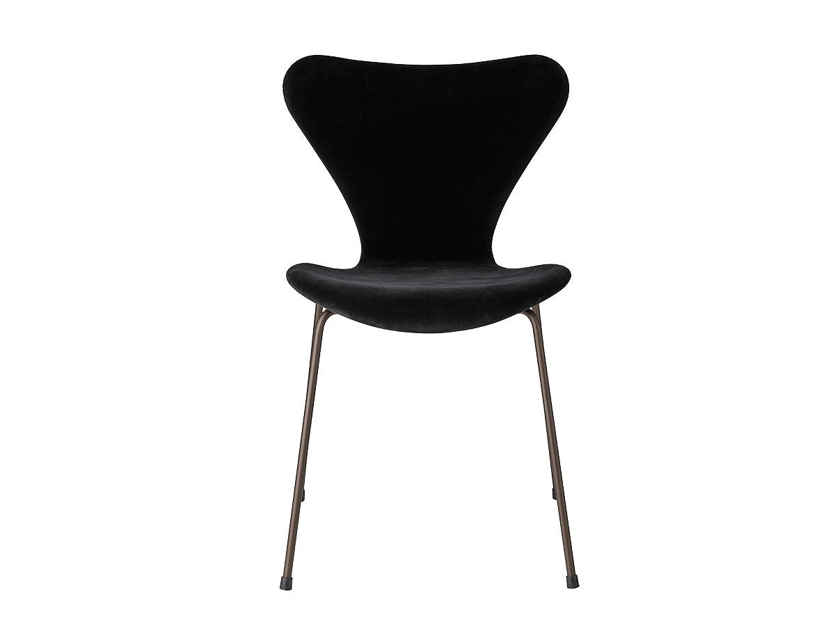 Fritz Hansen Series 7 Dining Chair - Velvet