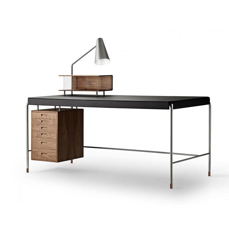 Carl Hansen AJ52 Society Desk