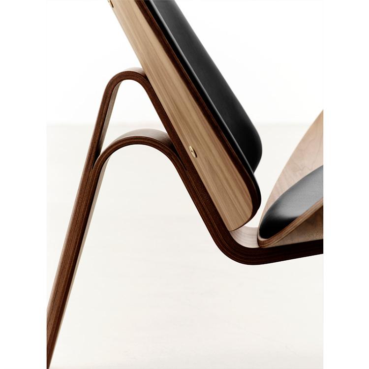 Carl Shell Chair Buy the Carl Hansen CH07 Shell Chair at Cimmermann.uk