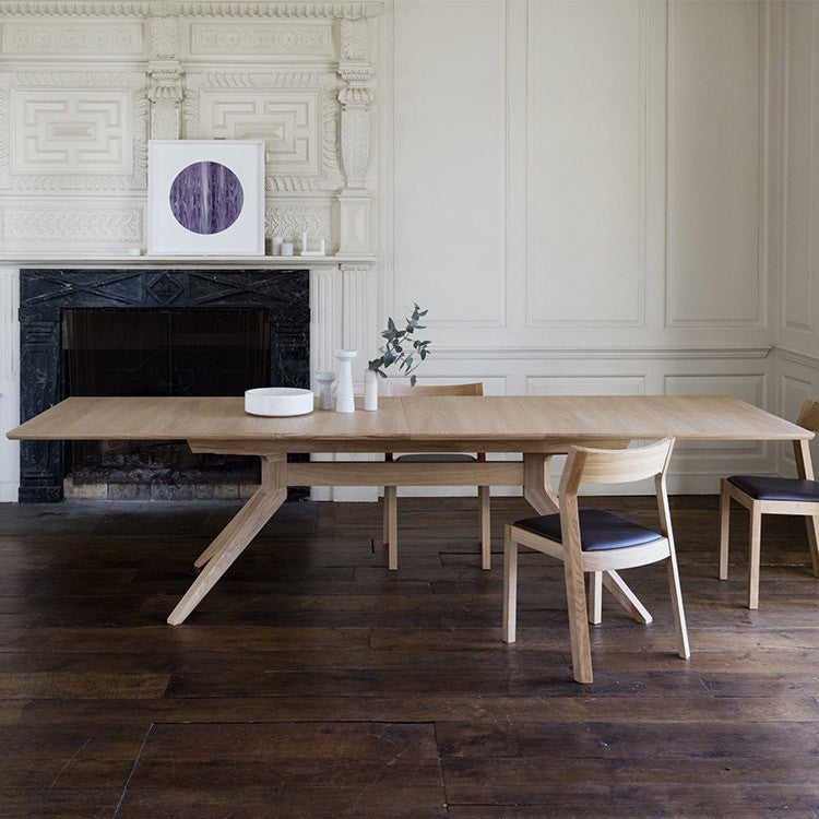 Case Cross Extendable Table