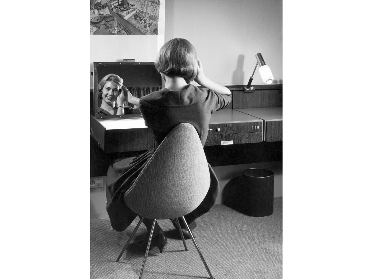 Fritz Hansen Drop Chair Fabric