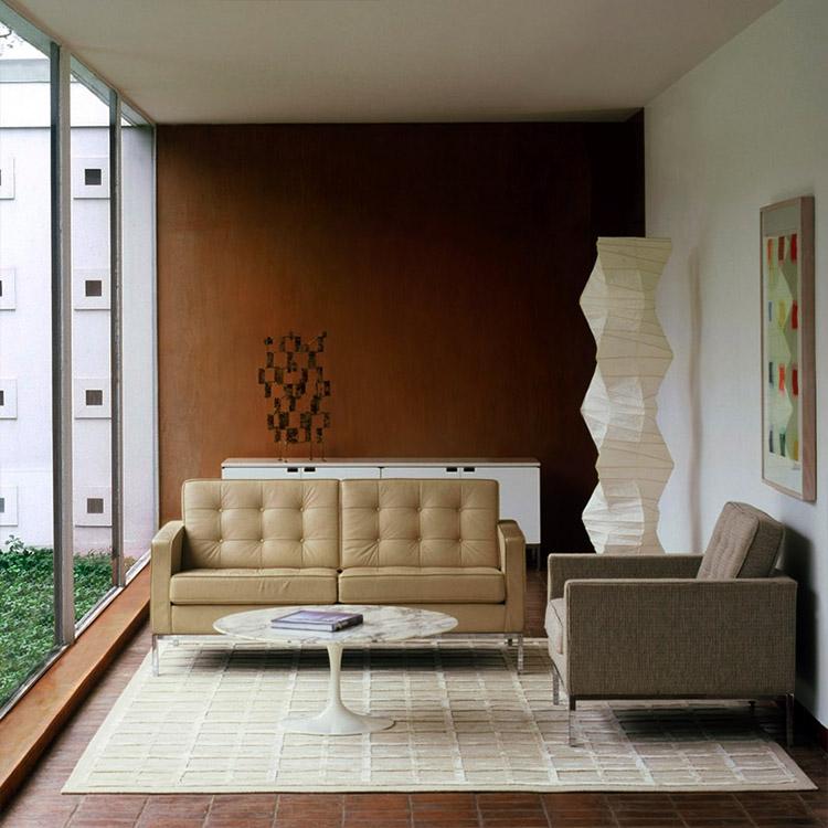 Knoll Saarinen Tulip Oval Coffee Table 107cm White Base