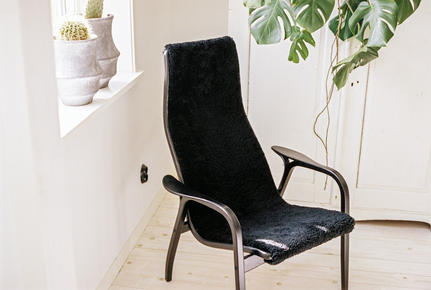 Swedese Lamino Chair - Sheepskin