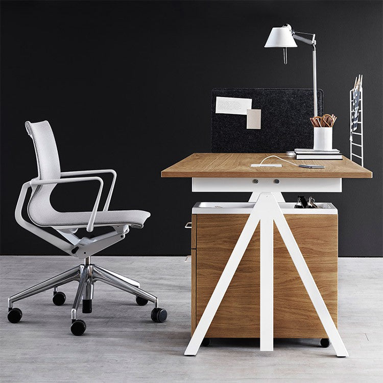 String Works Adjustable Desk | String Office Furniture - Cimmermann